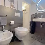 Via Pia Elegante Di Design Crociere 2'