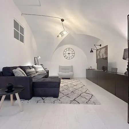 Via Pia Elegante Di Design Crociere 2'