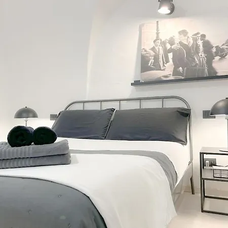 Apartment Via Pia Elegante Di Design Crociere 2' Savona