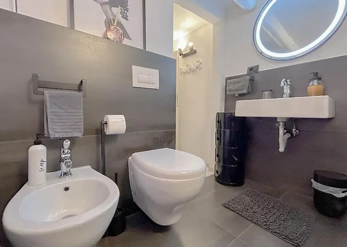Via Pia Elegante Di Design Crociere 2'