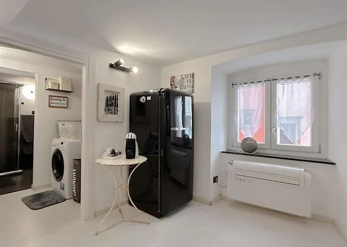 Via Pia Elegante Di Design Crociere 2' Appartamento Savona