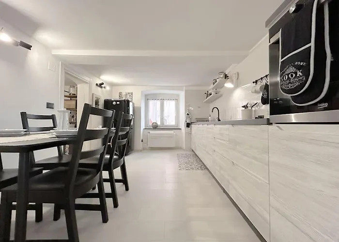 Via Pia Elegante Di Design Crociere 2' Apartment Savona