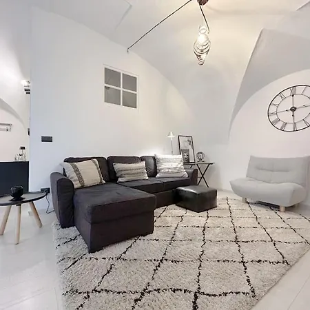 Via Pia Elegante Di Design Crociere 2'